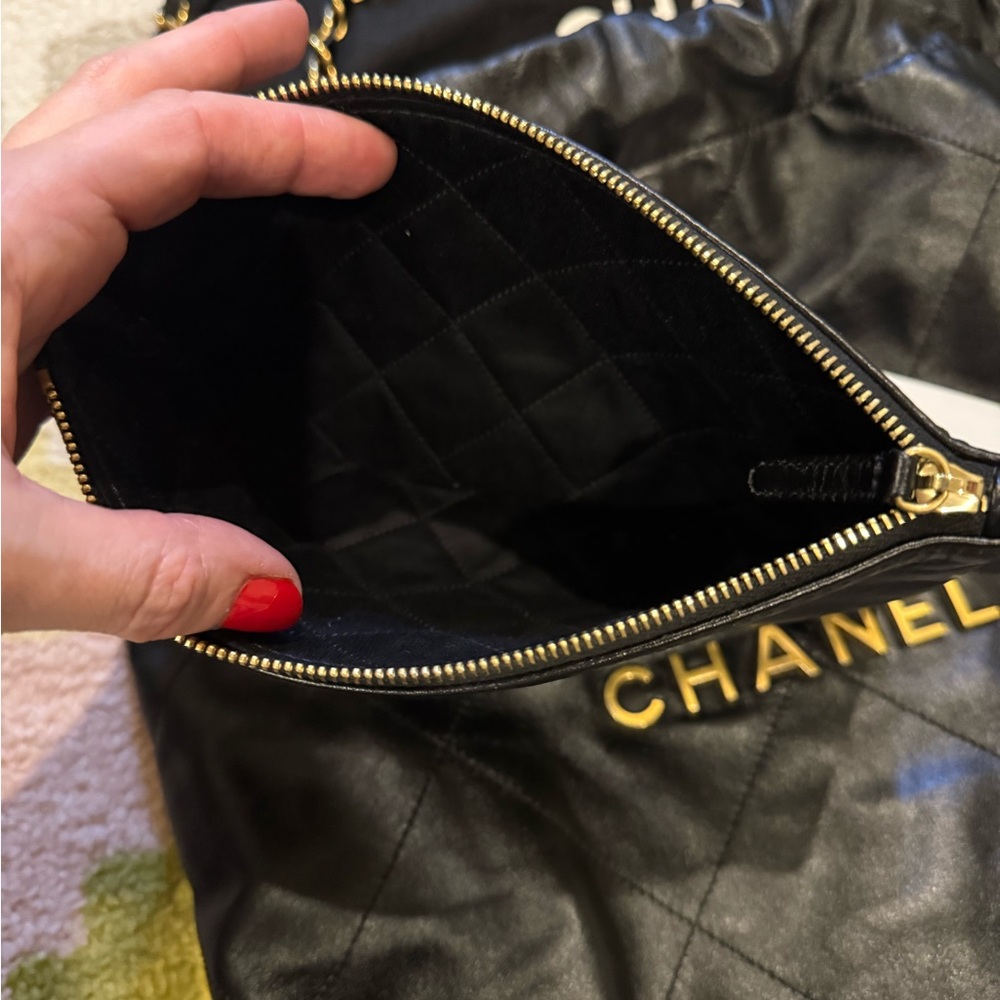 Chanel 22 Hobo Black Chain Shoulder Bag - Picture 5 of 14